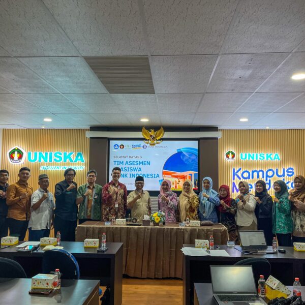 UNISKA KEDIRI RAIH KEPERCAYAAN BANK INDONESIA, BERIKAN BEASISWA UNTUK MENCETAK GENERASI MUDA UNGGUL.