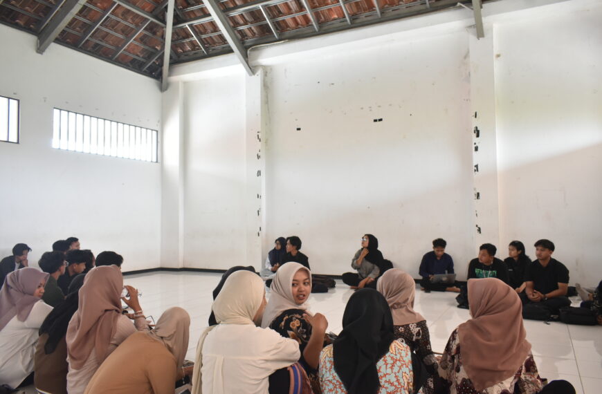 KULIAH BERSAMA MKWK DIKRITIK MAHASISWA