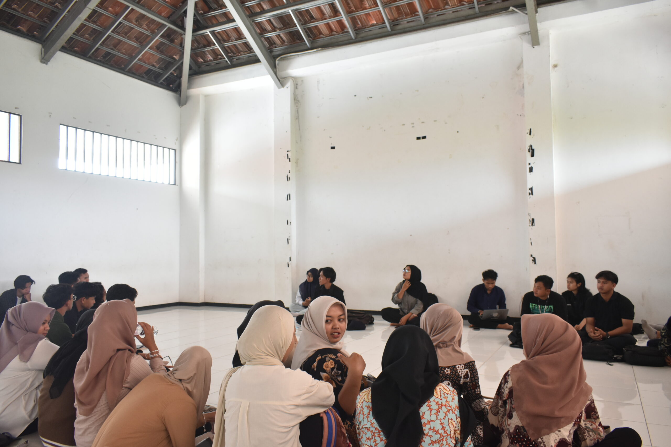 KULIAH BERSAMA MKWK DIKRITIK MAHASISWA
