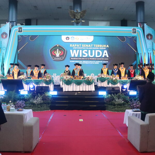 Wisuda UNISKA 2025: Siap dan Adaptif dengan Perubahan serta Tantangan Global